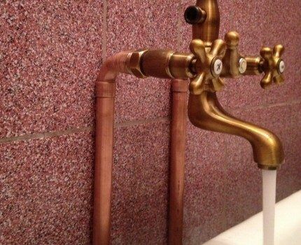 Copper pipes in the bathroom