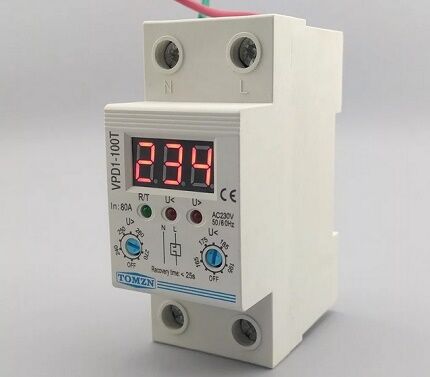 Phase control relay in the motor control circuit