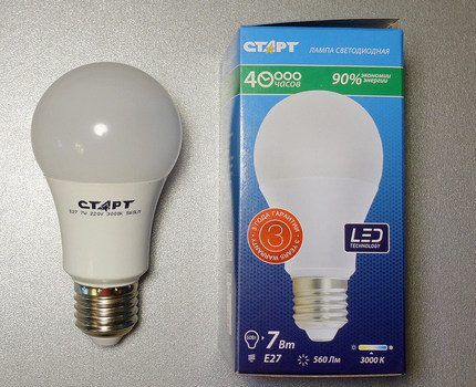 LED lamp with E27 base