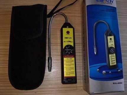 Freon leak detector