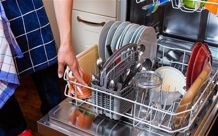 Dishes after washing with rinse aid