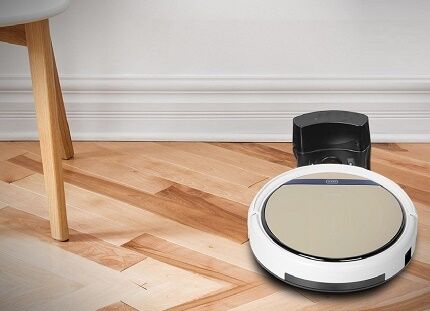 Le robot aspirateur iLife V5s nettoie 