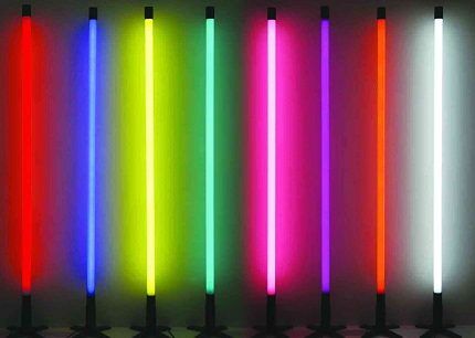 Éclairage de couleur fluorescente