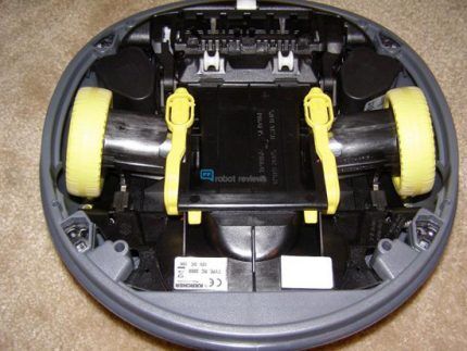 Mini robot vacuum cleaner from Karcher RC 4000 series