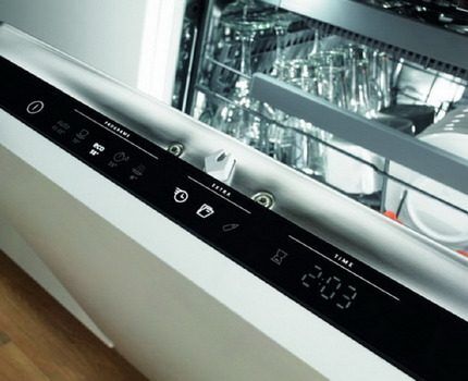 Painel de controle em máquinas de lavar louça Gorenje