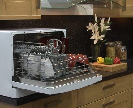 A tabletop model of dishwasher is suitable for a married couple