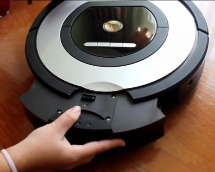 Preparing the robot vacuum cleaner