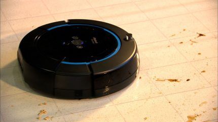 Robot vacuum cleaner removes garbage