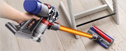 Express cleaning with a cordless vacuum cleaner