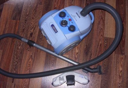 Vacuum cleaner model Philips FC90711