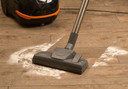 Cleaning parquet floors