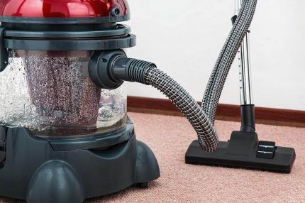 Vacuum cleaner na may aqua filter