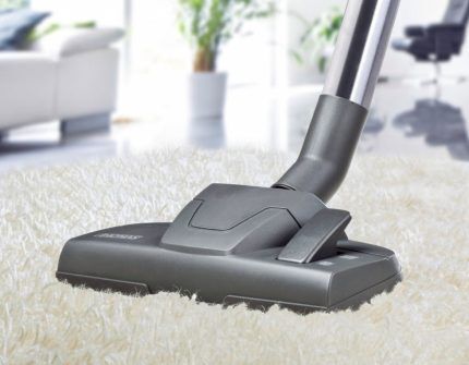 Cleaning with a Thomas vacuum cleaner