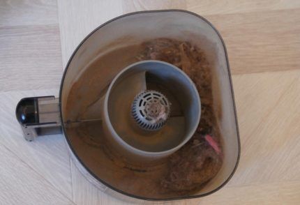 Appearance of a dirty dust container