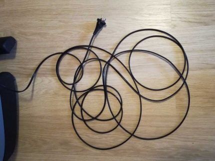 8-meter cord from a vacuum cleaner