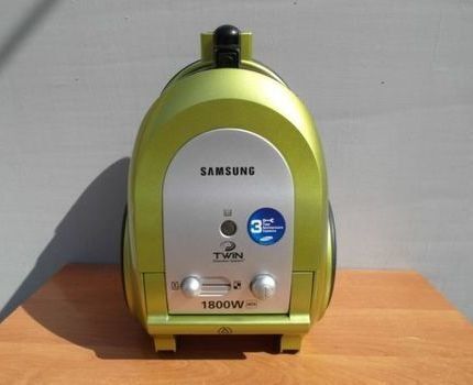 Vacuum cleaner from Samsung