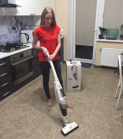 Girl cleaning the room