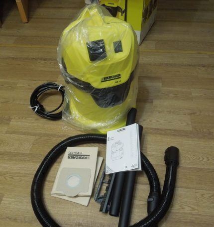 Aspirateur Karcher WD 3 Premium au sol