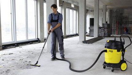 An industrial vacuum cleaner is an indispensable assistant