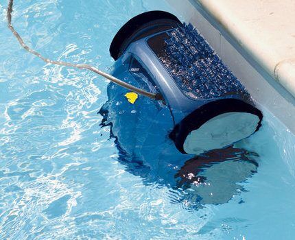 Robot vacuum cleaner para sa pool