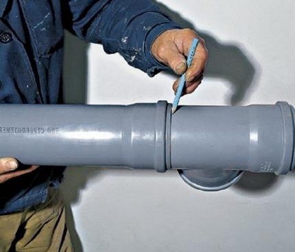 Connection of sewer pipes