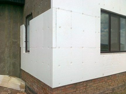 Insulation with polystyrene foam