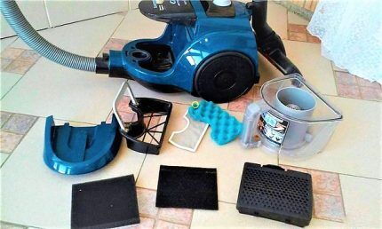 Vacuum cleaner disassembled