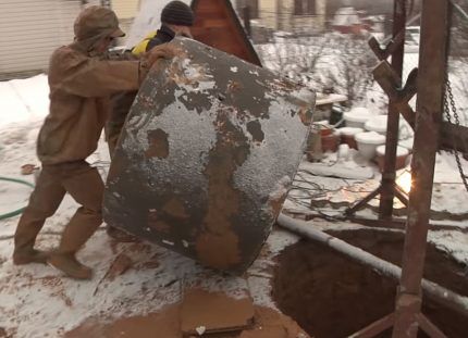 Construction of a well in winter