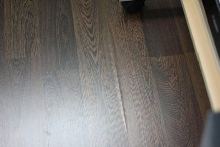 Swelling of the laminate due to high humidity