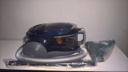 Vacuum cleaner LG2000w with turbo brush