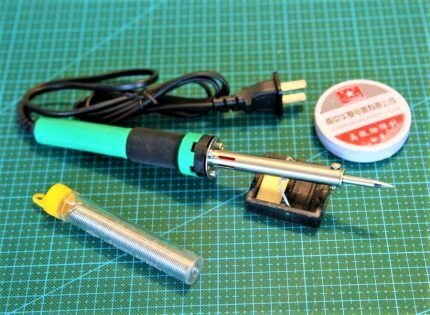 Soldering kit