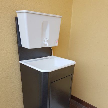 Lavabo chauffant pour une maison d'été 