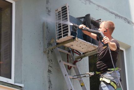 Cleaning the outdoor unit