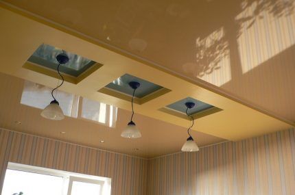 Plafond tendu dans la pièce