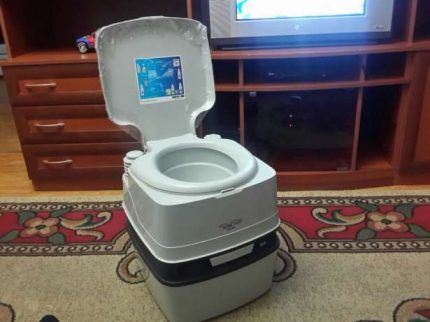 Liquid dry toilet