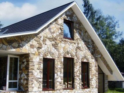 Cladding the house with natural stone