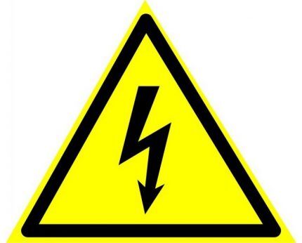 Caution electrical voltage