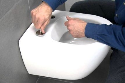 Installing a toilet seat
