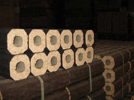 Pinindot briquettes para sa pagpainit