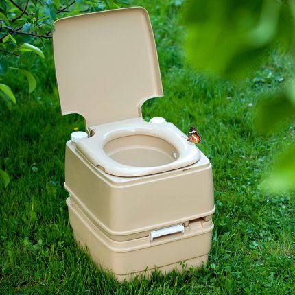 Chemical dry toilet