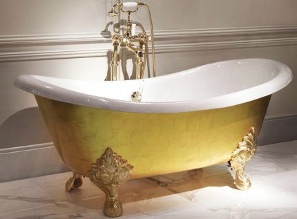 Well maintained cast iron bath