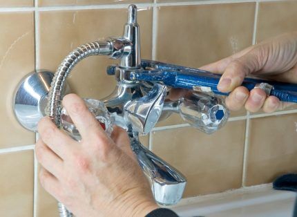 Repair of taps and mixers