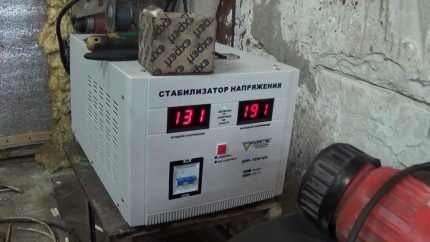 Voltage stabilizer in a private house