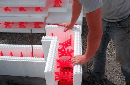 Fixed polystyrene foam formwork