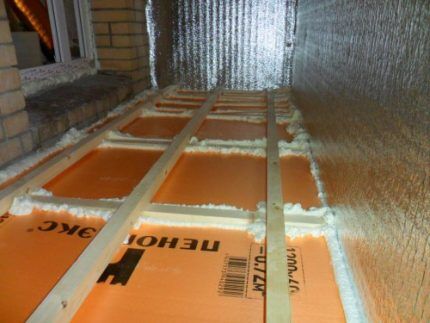 Floor with double layer of insulation