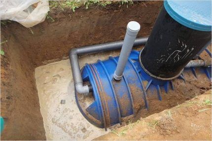 The principle of operation of a septic tank