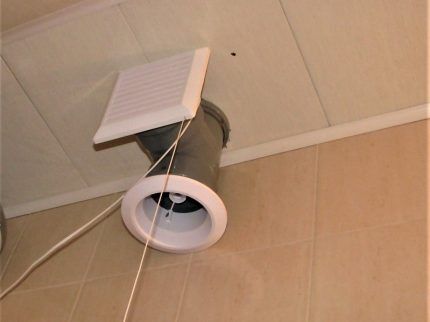 Ventilācijas caurule griestos