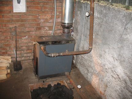 Horno de calentamiento de agua de metal.