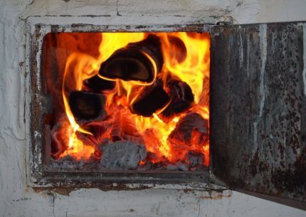 Porta del forno aperta