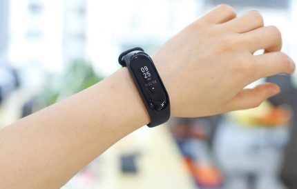 Monitoiminen Fitness Tracker -rannekoru